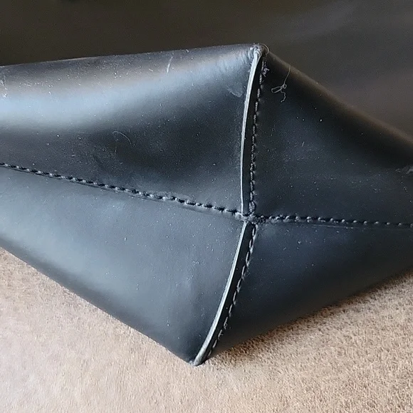 Black Fossil Tote - Picture 6 of 7